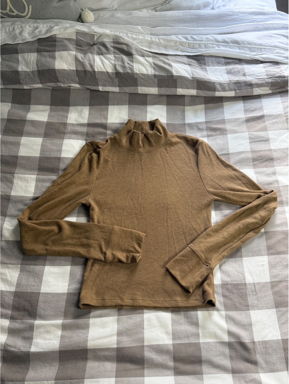 Women's Top | Long Sleeve Tee | American Eagle | Size M